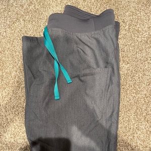 Figs Scrub Cargo Pant  gray